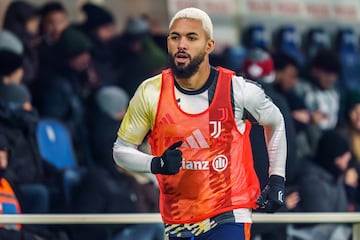 La evoluci¨®n de Douglas Luiz en el Aston Villa fue ascendente desde que lleg¨® en 2019. Tan bueno fue que, el verano pasado, la Juventus pag¨® 52 millones al conjunto de Birmingham para hacerse con los servicios del mediocentro brasile?o. Varios problemas f¨ªsicos le han impedido mostrar su talento en Tur¨ªn. Solamente ha podido completar dos partidos esta temporada.