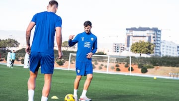 Marezi y Marc Pubill en un entrenamiento del Almería.