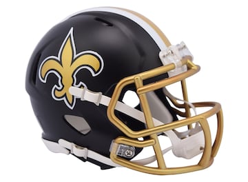 Casco alternativo de los New Orleans Saints.