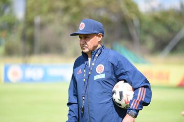 Las dirigidas por Carlos Paniagua iniciaron sus entrenamientos en la Sede Deportiva de la Federación Colombiana de Fútbol en Bogotá.