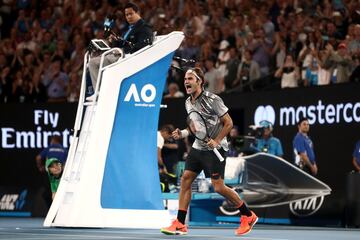 El tenista suizo está en el tramo final de su carrera. Tiene en su poder 18 títulos de Grand Slam y aún no se plantea la retirada. Se caracteriza por su elegancia dentro y fuera de las pistas. Nadie en el mundo del tenis masculino ha sido capaz de cosecha