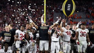 Jan 11, 2016; Glendale, AZ, USA; Alabama Crimson Tide players celebrate after the game against the Clemson Tigers in the 2016 CFP National Championship at University of Phoenix Stadium. Alabama won 45-40. Mandatory Credit: Matthew Emmons-USA TODAY Sports