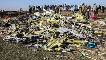 Escombros del accidente de avi&oacute;n de Ethipian Airlines que volaba desde Nairobi hasta Egipto.