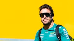 MONTMELÓ (BARCELONA), 04/06/2023.- El piloto español Fernando Alonso, del equipo Aston Martin, a su llegada este domingo al Circuito de Barcelona-Catalunya, previo a la carrera del GP de España de Fórmula Uno que se celebra este fin de semana en el Circuito de Barcelona. EFE/Siu Wu
