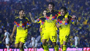 Soccer Football - Liga MX - Club America v Pumas UNAM - Estadio Ciudad de los Deportes, Mexico City, Mexico - September 27, 2025 Club America's Alejandro Zendejas celebrates scoring their third goal with Ramon Juarez REUTERS/Eloisa Sanchez