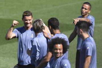 Último entrenamiento del Real Madrid antes del derbi