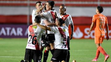 El equipo de Porto Alegre sufri&oacute; el partido en la altura de La Paz y vio como Always Ready los super&oacute; en intensidad y acierto de cara al arco.