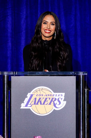 Vanessa Bryant junto a Kobe fundaron  Fundación Kobe y Vanessa Bryant en el 2007 para otorgar becas a estudiantes universitarios de minorías en todo el mundo.