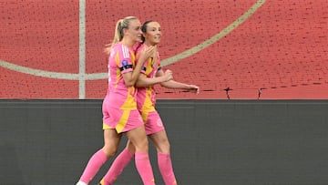 Soccer Football - Women's Nations League - League A - Germany v Scotland - Volkswagen Arena, Wolfsburg, Germany - April 8, 2025 Scotland's Caroline Weir celebrates scoring their first goal with Lauren Davidson REUTERS/Carmen Jaspersen