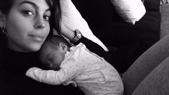 Georgina acaba el año "loca de amor" con Alana Martina