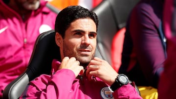 Mikel Arteta, en el banquillo del Manchester City.