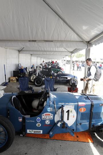 Tercera edici車n de la reuni車n y exhibici車n de autom車viles cl芍sicos en el circuito del Jarama