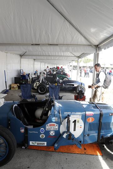 Tercera edición de la reunión y exhibición de automóviles clásicos en el circuito del Jarama