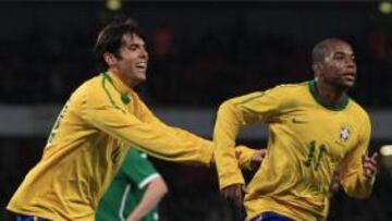 Kaká y Robinho enderezan a Brasil