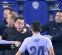 La eufórica celebración de Xavi del gol en el 92': ojos fuera de sí y 'devorado' por sus jugadores