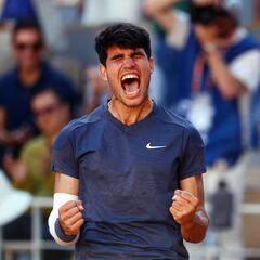 How much money did Alcaraz and Swiatek get for winning French Open?