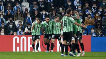 Los jugadores del Betis celebran un gol. 