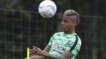 Lucum&iacute; entrena con el gui&ntilde;o de sus compa&ntilde;eros para la final