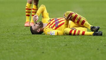 Gerard Piqué se queja del golpe con Vitolo.