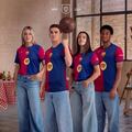 El Barcelona presenta su nueva camiseta con guiño al centenario