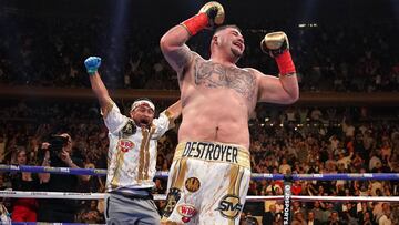 Andy Ruiz celebra su victoria ante Anthony Joshua