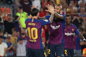 El chileno jugó desde la partida ante Girona, aportó con una asistencia en el gol de Lionel Messi, pero fue reemplazado en el complemento. El duelo terminó 2-2.