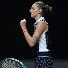 Pliskova vence a Halep y entra las semifinales del Masters