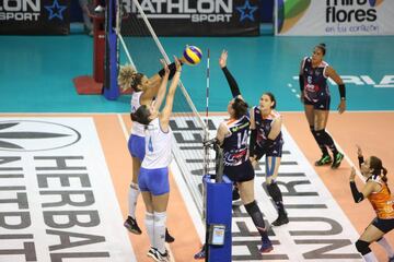 La Universidad César Vallejo repitió el marcador de la primera etapa y venció por 3 a 1 a Regatas Lima con parciales 18-25,25-22,25-22,25-22 en una hora de juego con 48 minutos. El primer set el conjunto "chorrillano" estuvo acertado en el ataque de la mano de la brasileña Paloma Lopes, quien fue vital en el centro del campo.