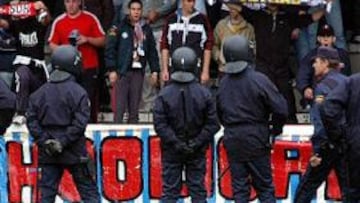 <b>INCIDENTES GRAVES.</b> Antes de que comenzaran el encuentro, se produjeron altercados, dentro y fuera del estadio talaverano.