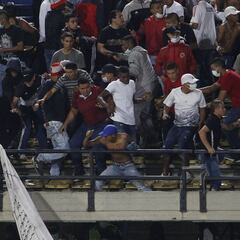 Peleas de hinchas tras el DIM-América dejan 5 lesionados