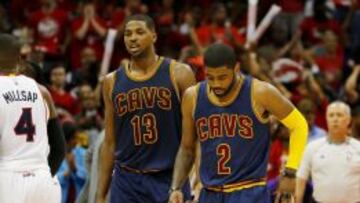 Trsitan Thompson y Kyrie Irving.