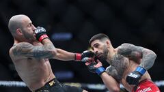 Ilia Topuria produced a stunning knockout against Alexander Volkanovski to claim the world featherweight title at UFC 298.