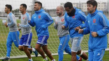 Futbol, entrenamiento de Universidad de Chile
 Los jugador  de  de Universidad de Chile Gonzalo Jara, Gustavo Lorenzetti, Jean Beausejour, Gonzalo Espinoza y Lorenzo Reyes son fotografiados  durante  el entrenamiento  en las canchas del CDA en Santiago, C