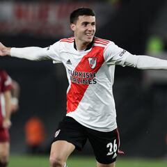 Sin brillar, River venció a Lanús