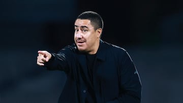 Soccer Football - Liga MX - Pumas UNAM v Atletico San Luis - Estadio Olimpico Universitario, Mexico City, Mexico - October 22, 2025 Pumas UNAM coach Efrain Juarez reacts REUTERS/Eloisa Sanchez