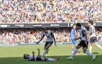 Gayà se tira a la hierba roto de la emoción