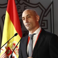 Luis Rubiales gana otro juicio a la arquitecta, que es condenada esta vez por acoso