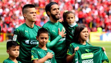 Falcao le envía saludo a Fabián Vargas por su partido 600
