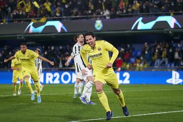 1-1. Dani Parejo celebra el primer gol.