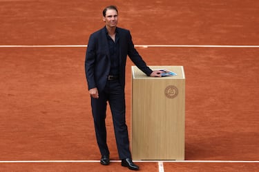 Rafa Nadal durante su emotivo homenaje en la pista Philippe-Chatrier. 