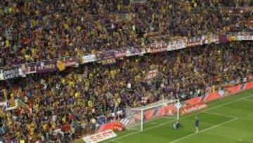 Destrozos en la zona de los aficionados del Barcelona