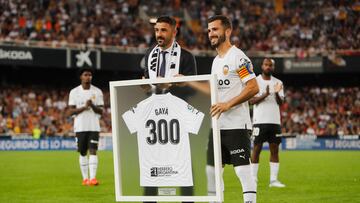 29/10/22 PARTIDO PRIMERA DIVISION
VALENCIA - BARCELONA
HOMENAJE DAVID VILLA CAMISETA 300 PARTIDOS JOSE LUIS GAYA