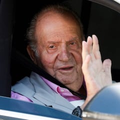Juan Carlos I se exilia de España