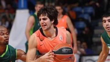 El Barcelona acaba con su bestia negra en el Martín Carpena