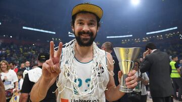 20/05/18  BASKET BALONCESTO 
 PARTIDO FINAL FOUR EUROLIGA FINAL 
 REAL MADRID - FENERBAHCE 
 ALEGRIA CELEBRACION CAMPEONES COPA TROFEO 
 SERGIO LLULL
 