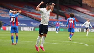 Ferran Torres celebra el gol.