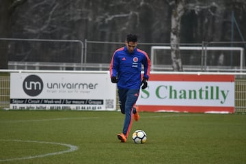 La baja temperatura acompañó la práctica. El partido será este viernes.