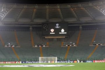 A panorama view of the stadium as the match in 2004 was just about to commence.