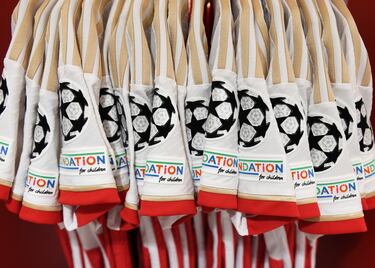 Logo de 'Foundation for children' en las camisetas del Arsenal.