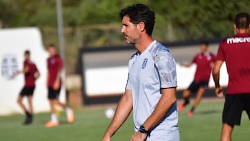 V¨ªctor S¨¢nchez del Amo dirigiendo un entrenamiento.
